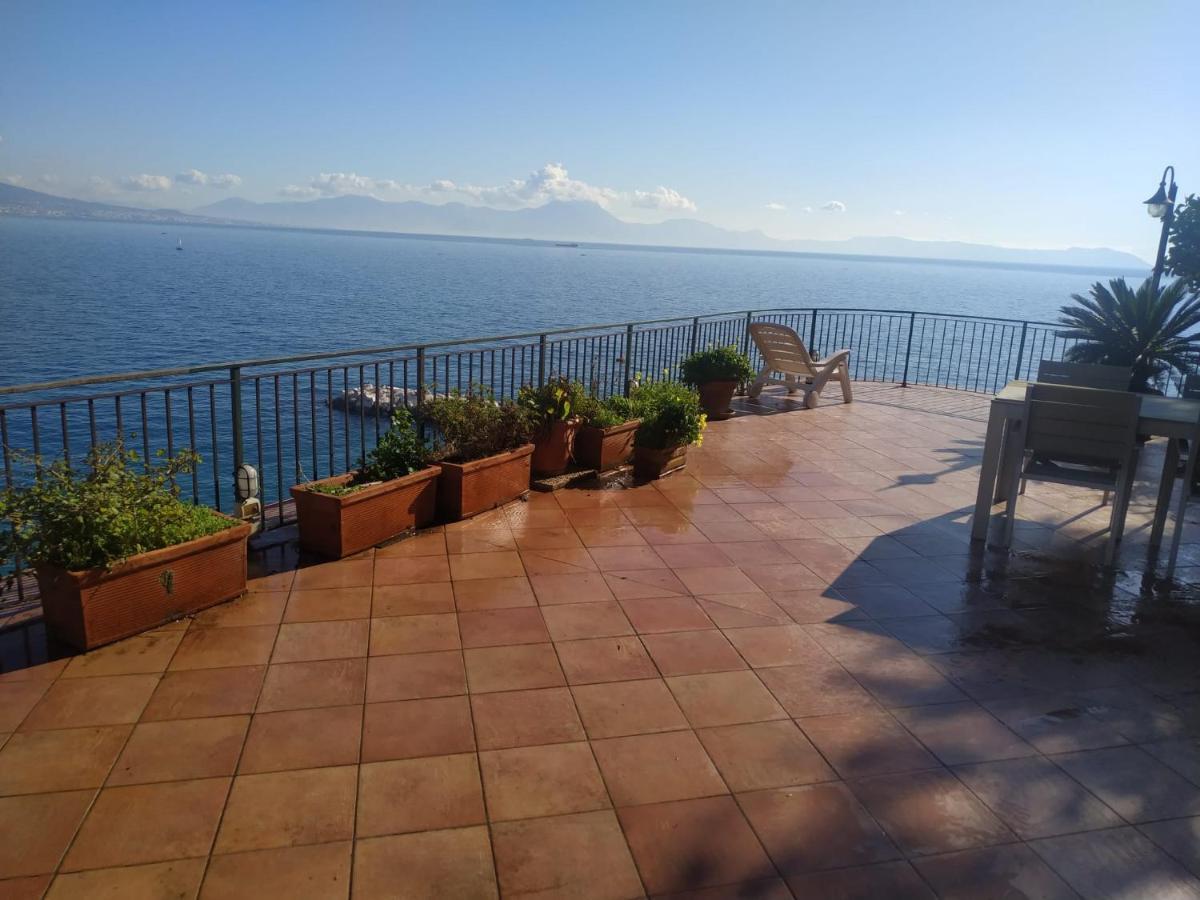 Napoli Sospesi Tra Cielo E Mare Apartment Luaran gambar